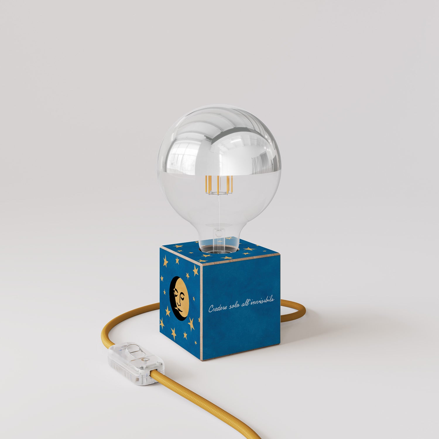 Lampada da tavolo Cubetto "La luna" con lampadina globo mezza sfera argento - Santomanifesto