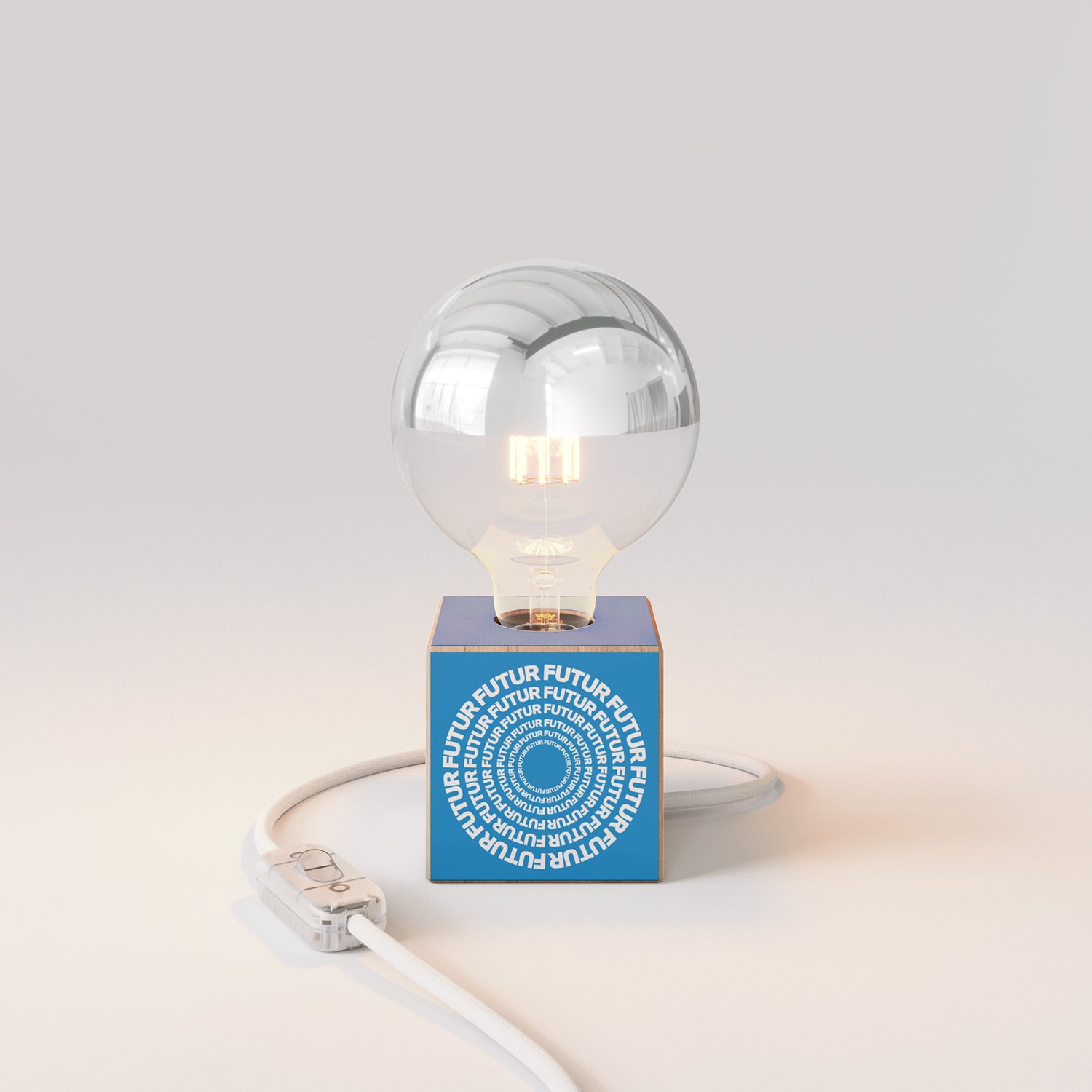 Lampada da tavolo Cubetto "Futur" con lampadina globo mezza sfera argento - Futur Festival