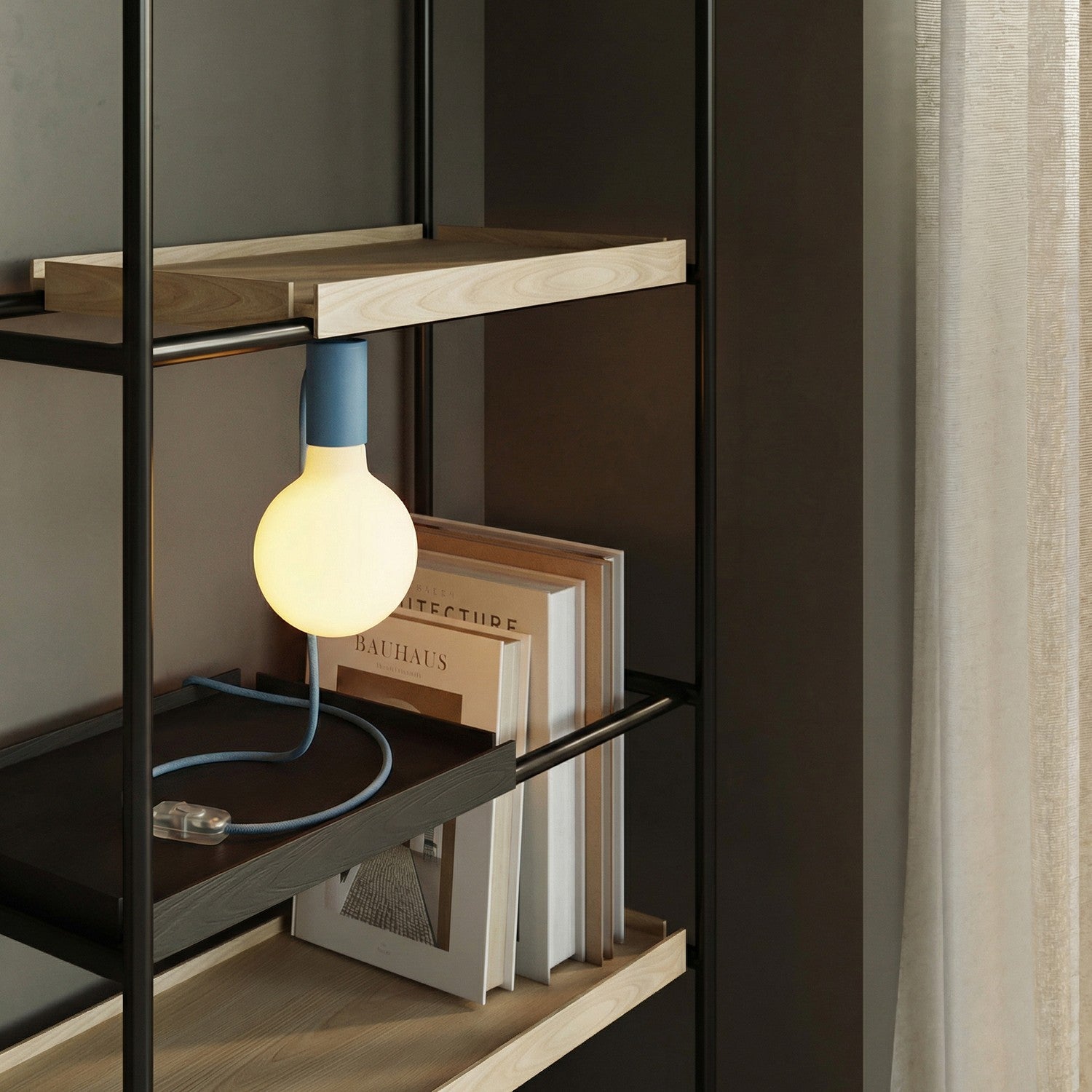 Lampada magnetica plug-in con attacco E27 e spina UK - Blu