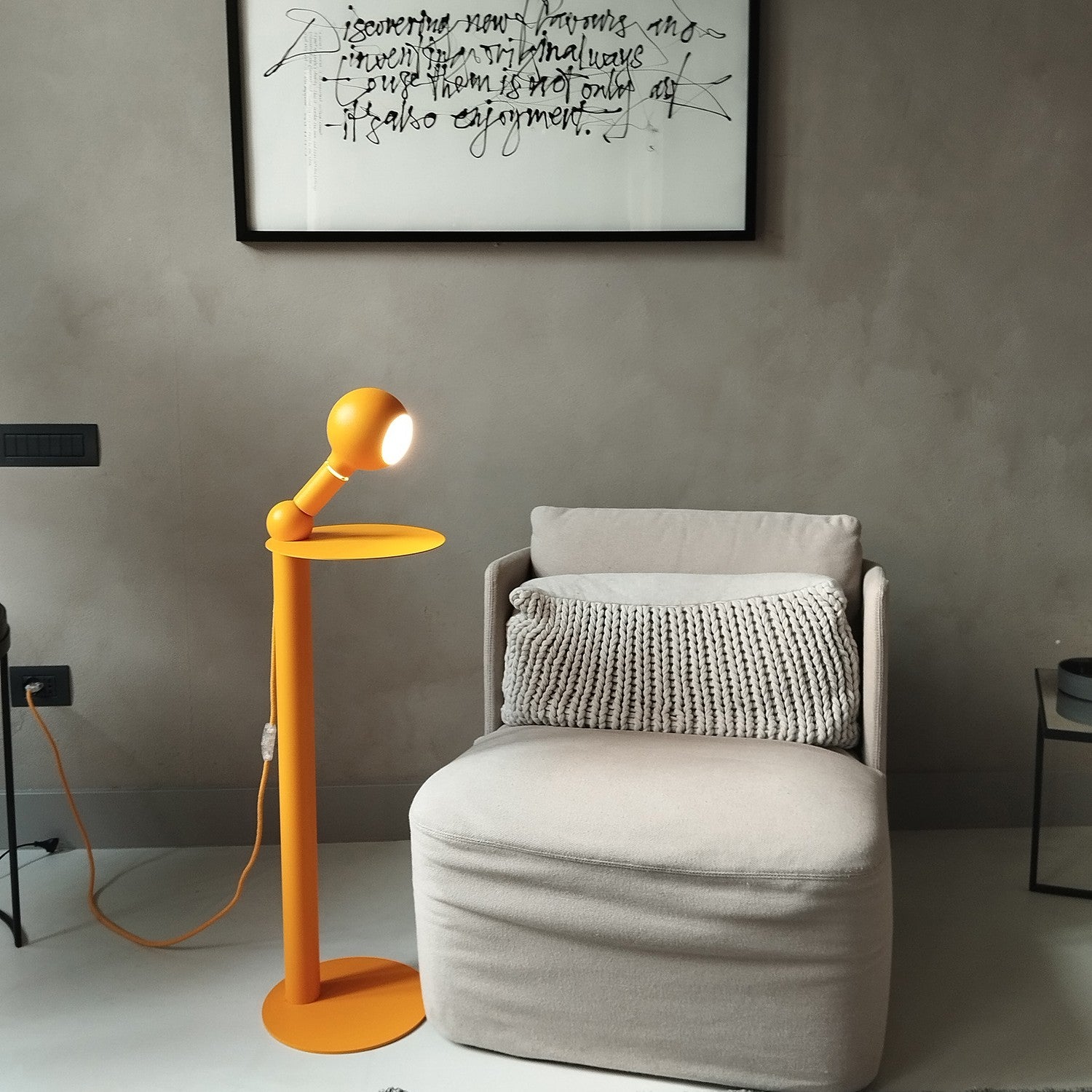 Rocco - Lampada da terra con spina UK e lampadina Camo - Giallo