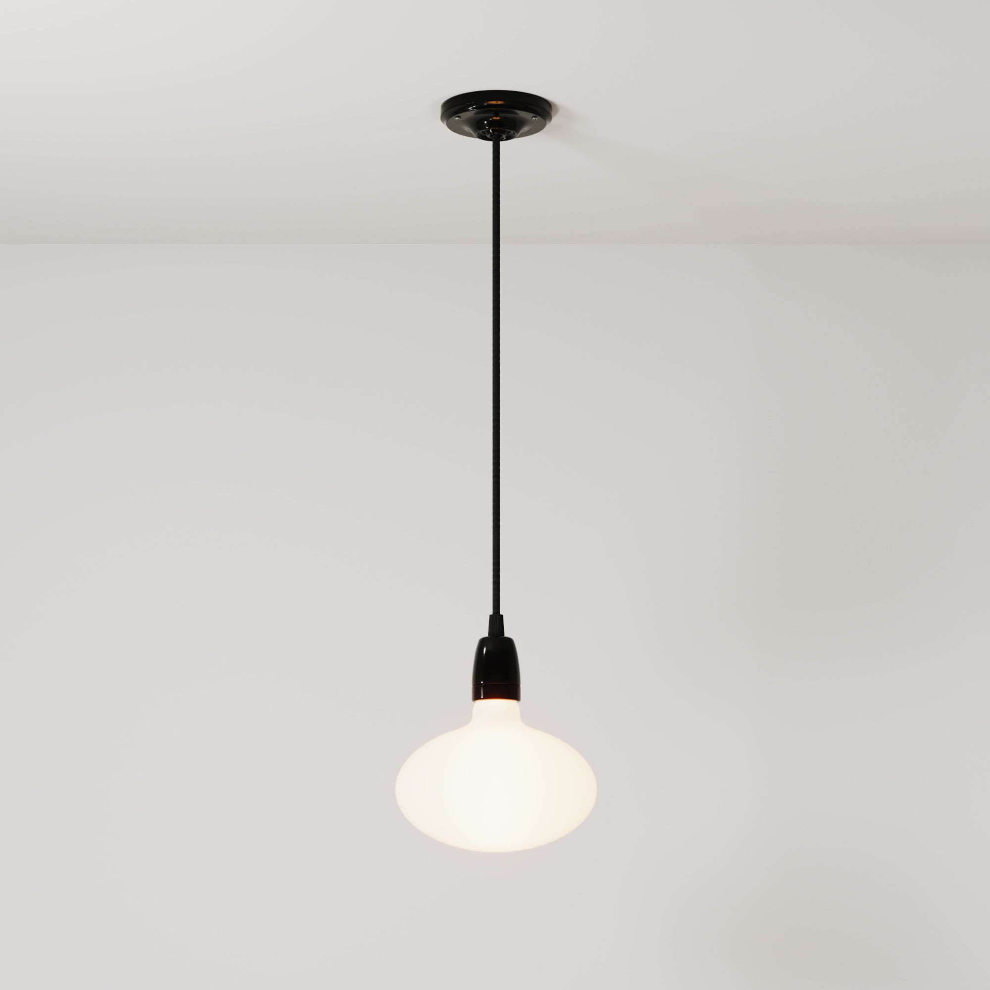 Lampada a sospensione con finitura in porcellana con lampadine LED Ellipse effetto porcellana - Nero