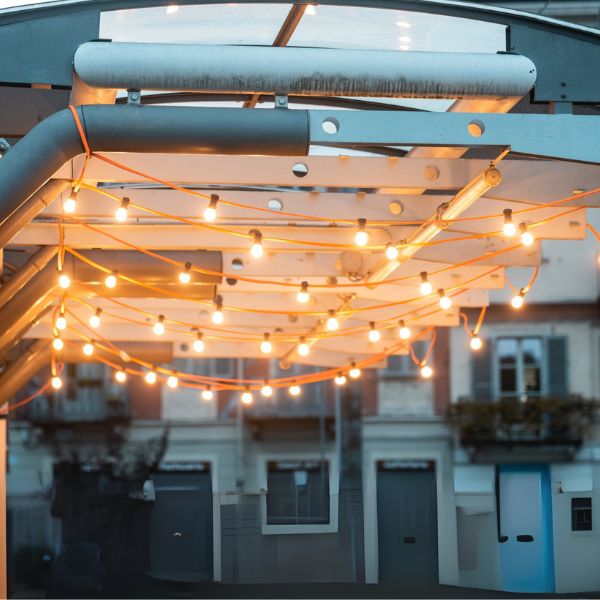 <strong>Πρόσθεσε τους λαμπτήρες</strong>